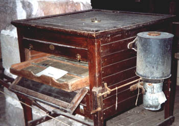 Large incubator with a paraffin heater